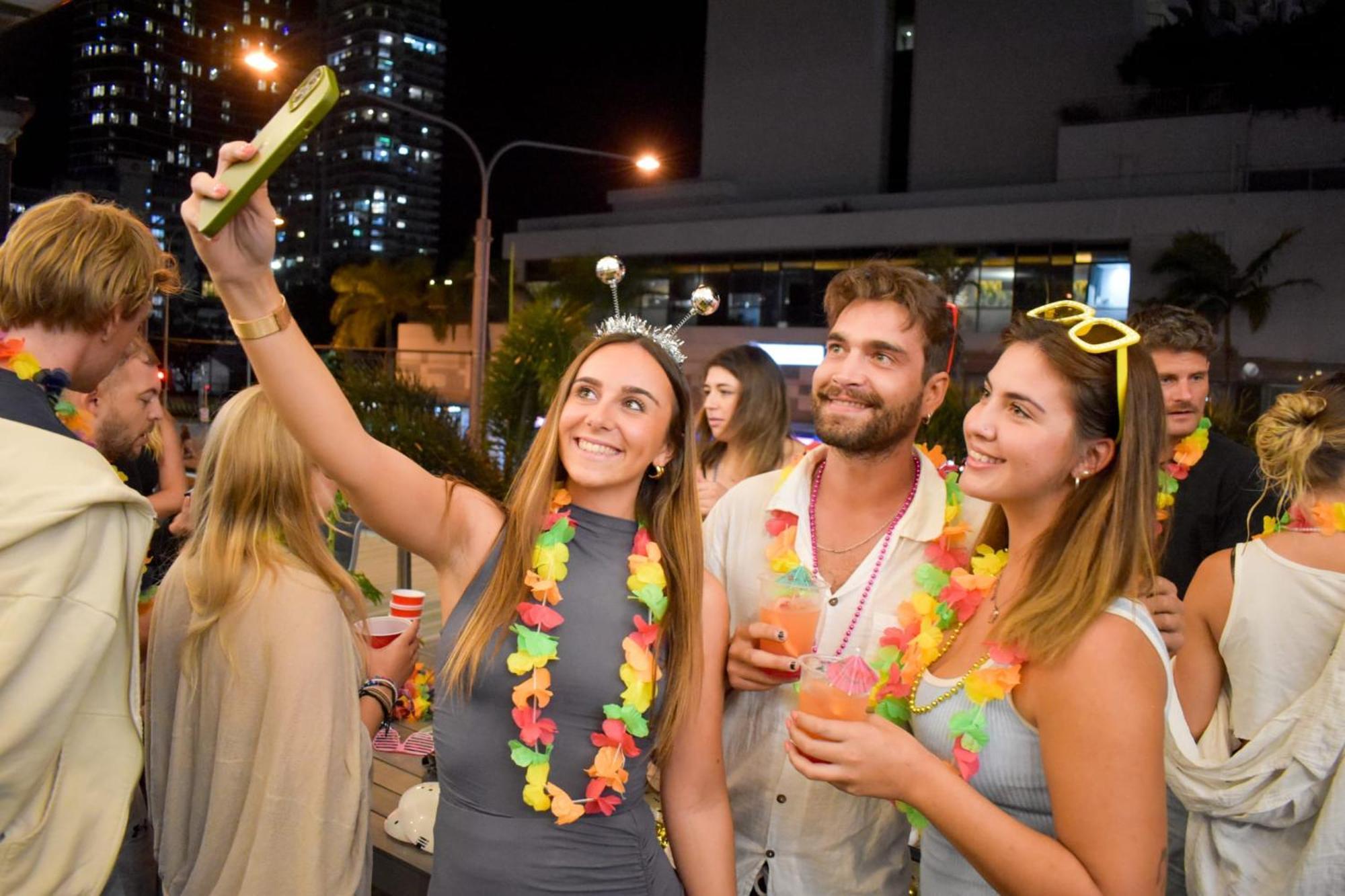 Tequila Sunrise Podstel Hostel Gold Coast Kültér fotó